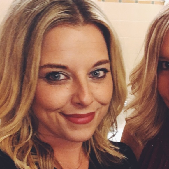 Meet your Posher, Brandy - Picture 1 of 1